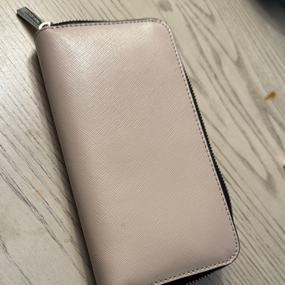 Kate Spade Black and Tan Wallet with Zip-Around Closure - Picture 9 of 9